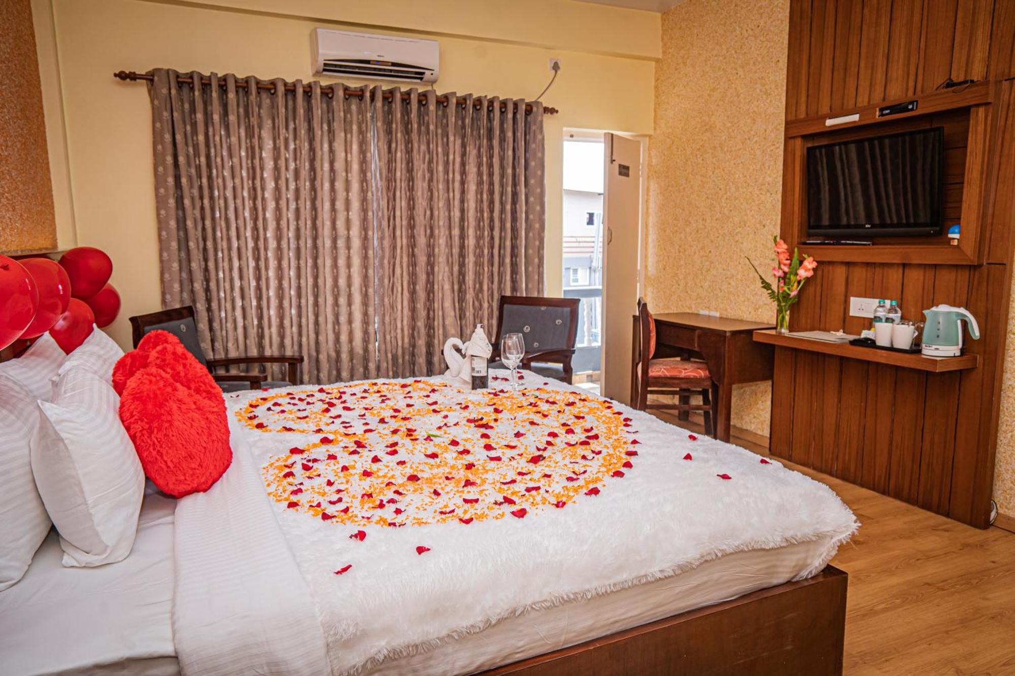 פוקהרה Hotel Crown Himalayas מראה חיצוני תמונה