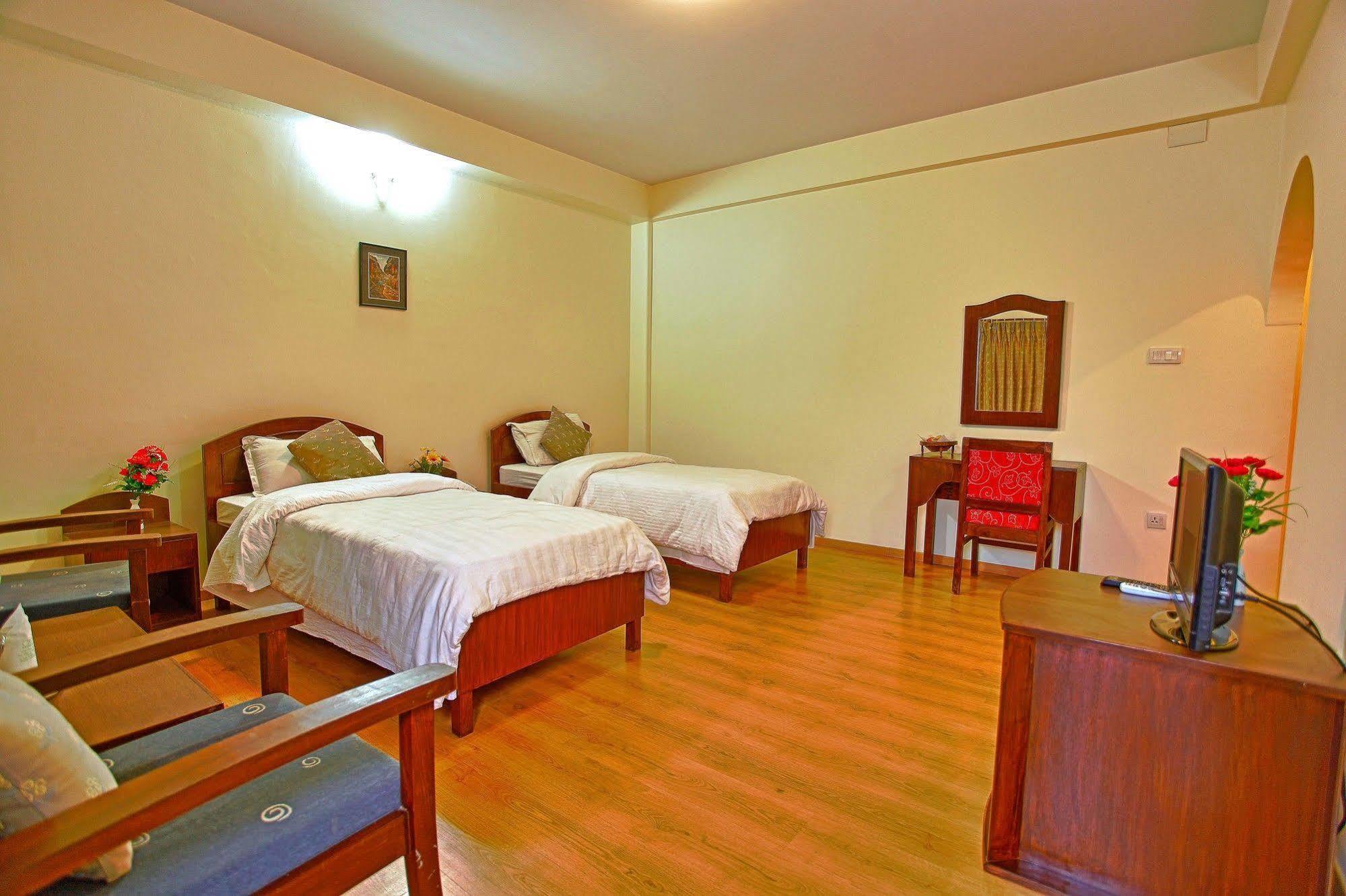 פוקהרה Hotel Crown Himalayas מראה חיצוני תמונה